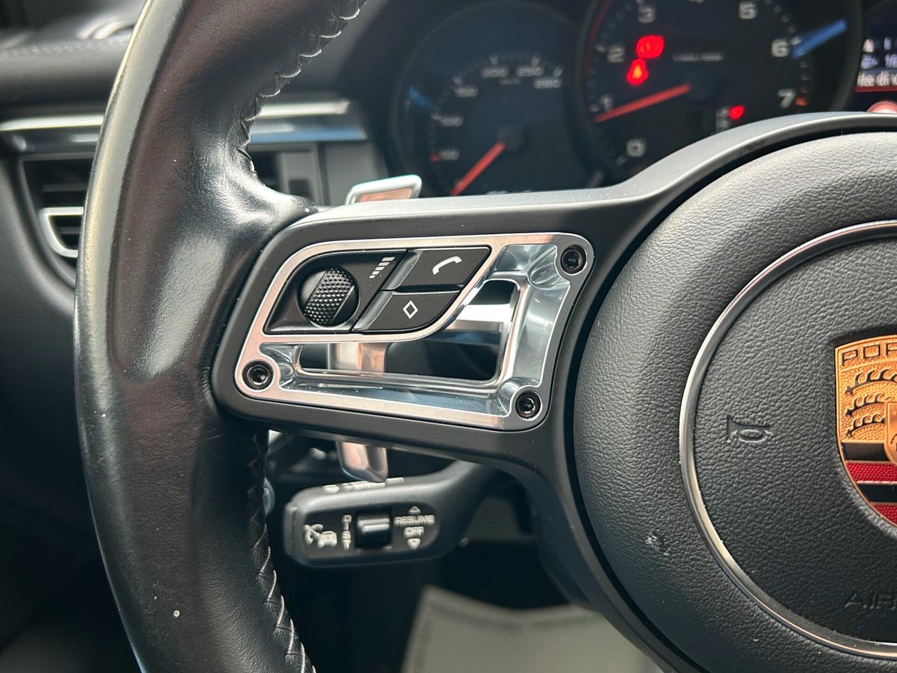 Porsche Macan 2.0 245cv pdk