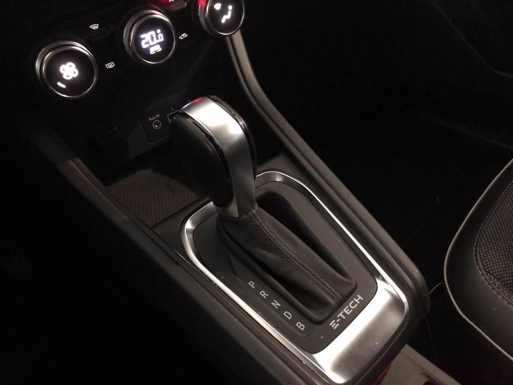 Renault Captur 1.6 E-TECH Hybrid Techno Fast Track Auto