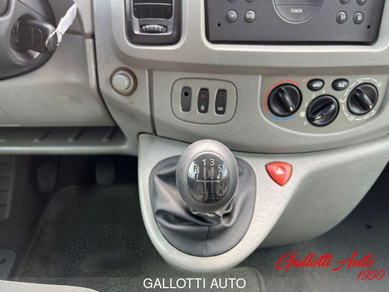 Opel Vectra 2.5 dti 135cv 8posti - PEDANA DISABILI