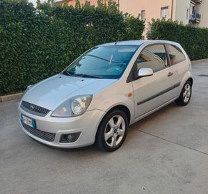 Ford Fiesta 1.2 16V 3p. Ghia