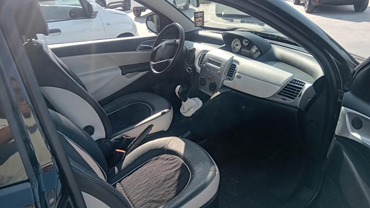 Lancia Ypsilon 1.3 MJT 75 CV Platinum
