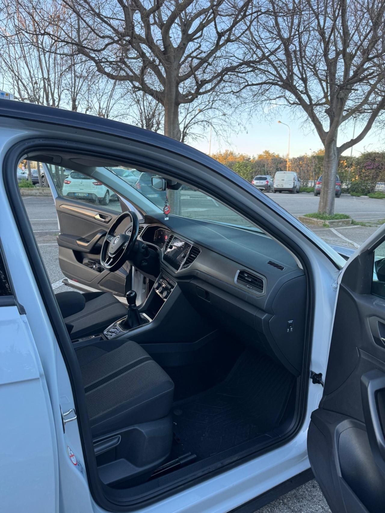 Volkswagen T-Roc 1.6 TDI SCR Business BlueMotion Technology