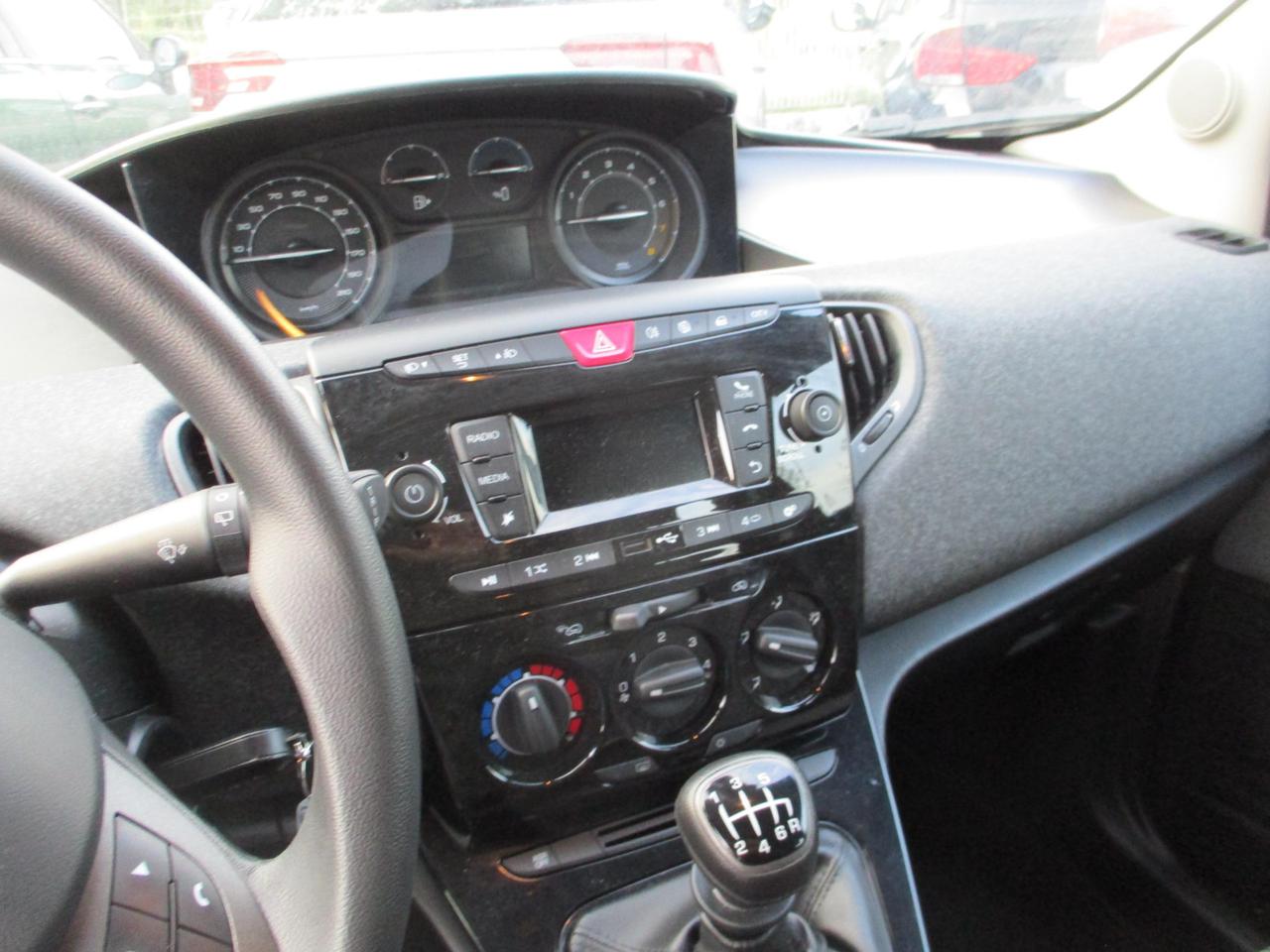 Lancia Ypsilon 1.0 Hybrid Silver Plus - Ok Neopat./Bluetooth