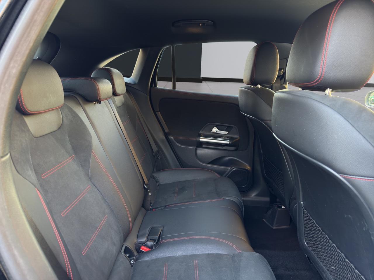 MERCEDES-BENZ GLA 200 d AUTOMATIC. PREMIUM AMG