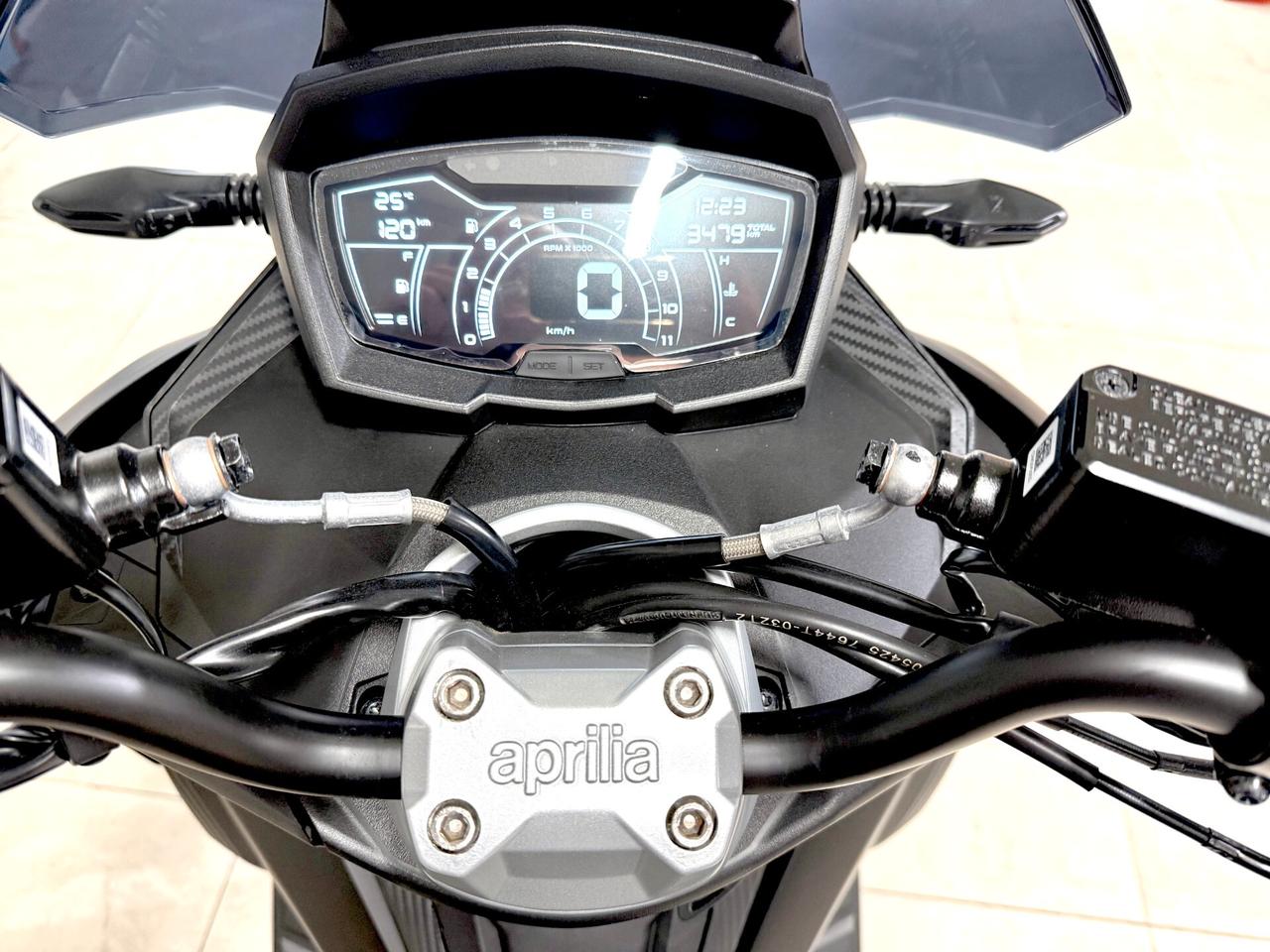 Aprilia SR GT 200