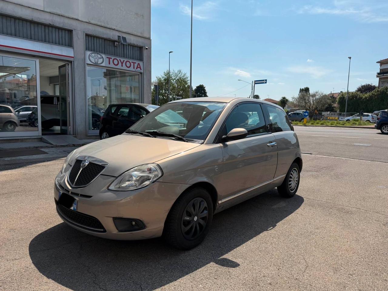Lancia Ypsilon 1.4 NEOPATENTATI