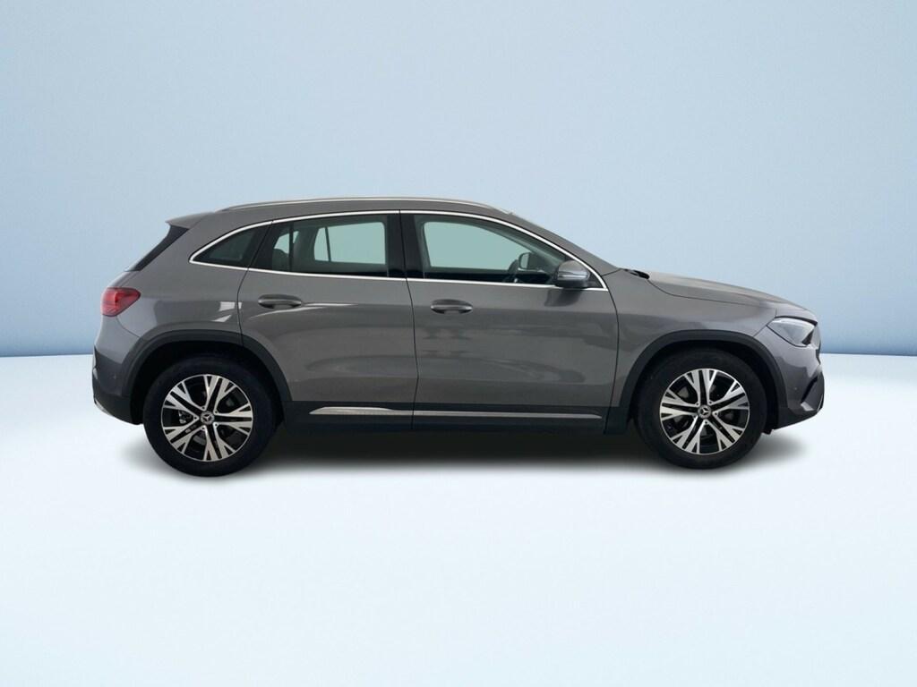 Mercedes GLA 180 180 D Progressive Advanced 8G-DCT