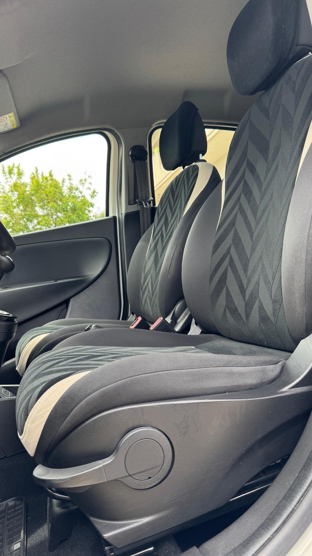 Lancia Ypsilon 1.3 MJT 16V 95 CV 5 porte S&S Gold Perla