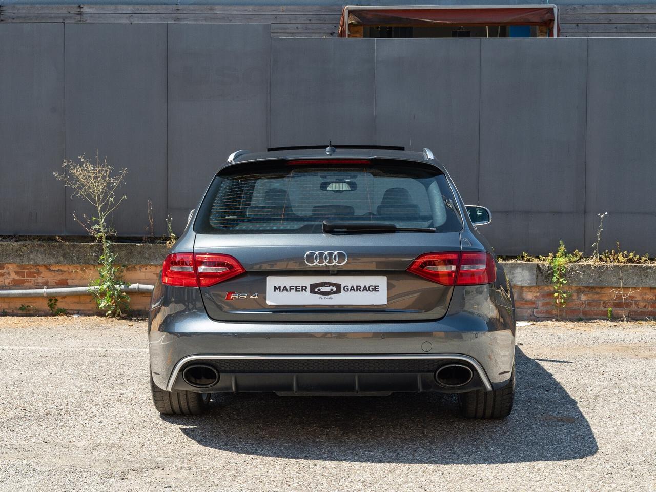 Audi A4 RS 4 Avant 4.2 V8 FSI quattro S tronic