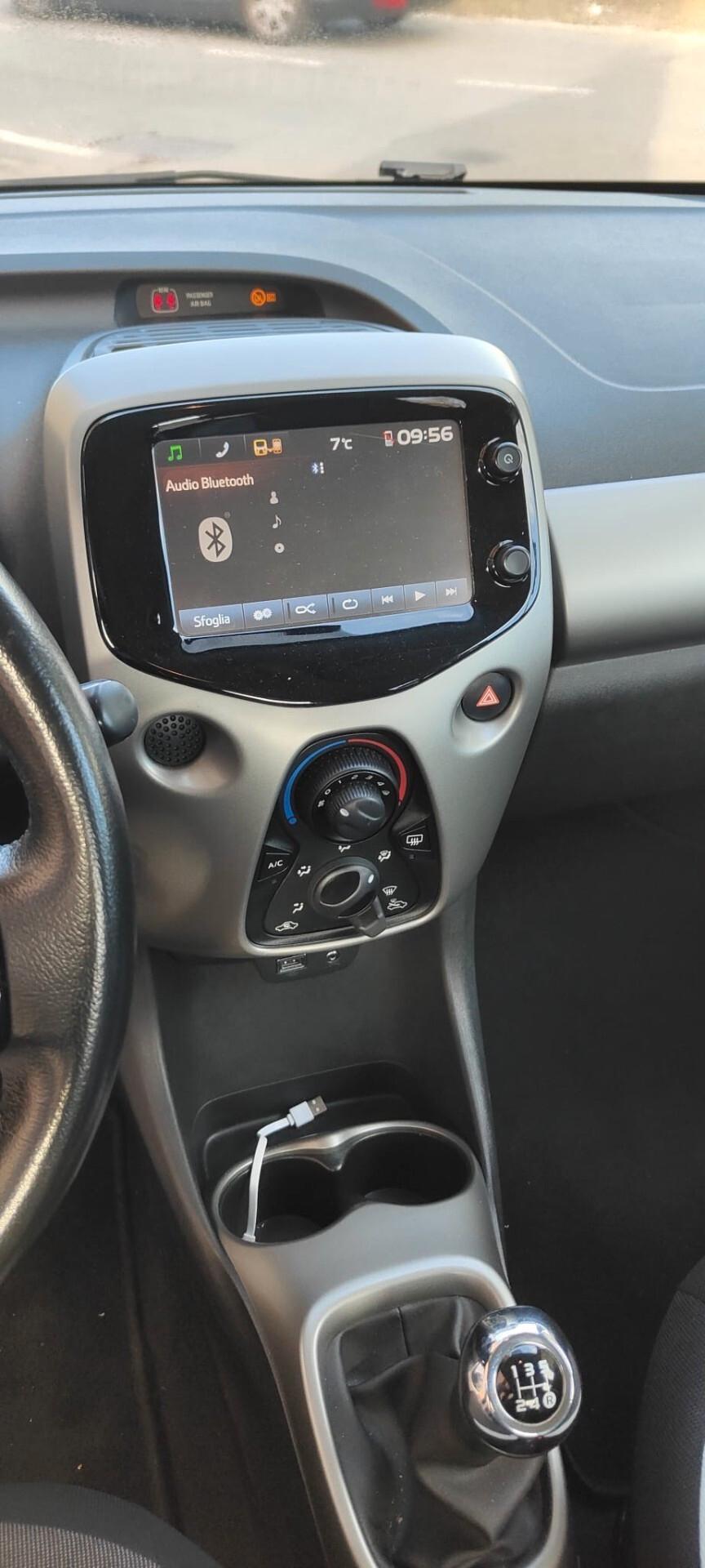 Toyota Aygo 1.0 VVT-i 69 CV 5 porte x-play TSS