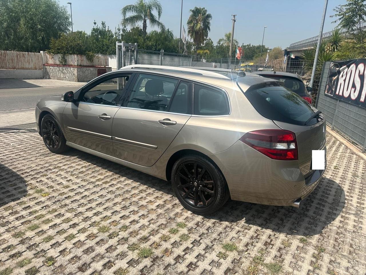 Renault Laguna 2.0 dCi 175CV SporTour Proactive 4Control-05/2011
