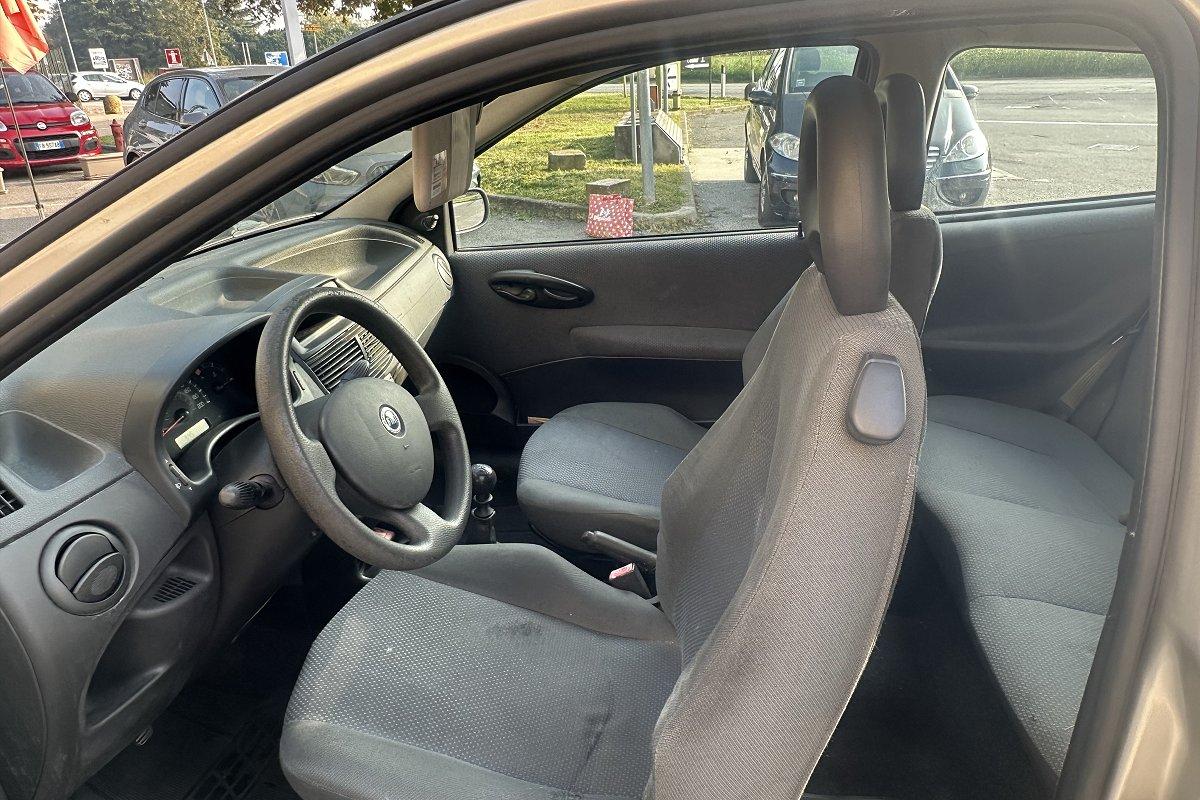 FIAT Punto 1.2i cat 3 porte EL