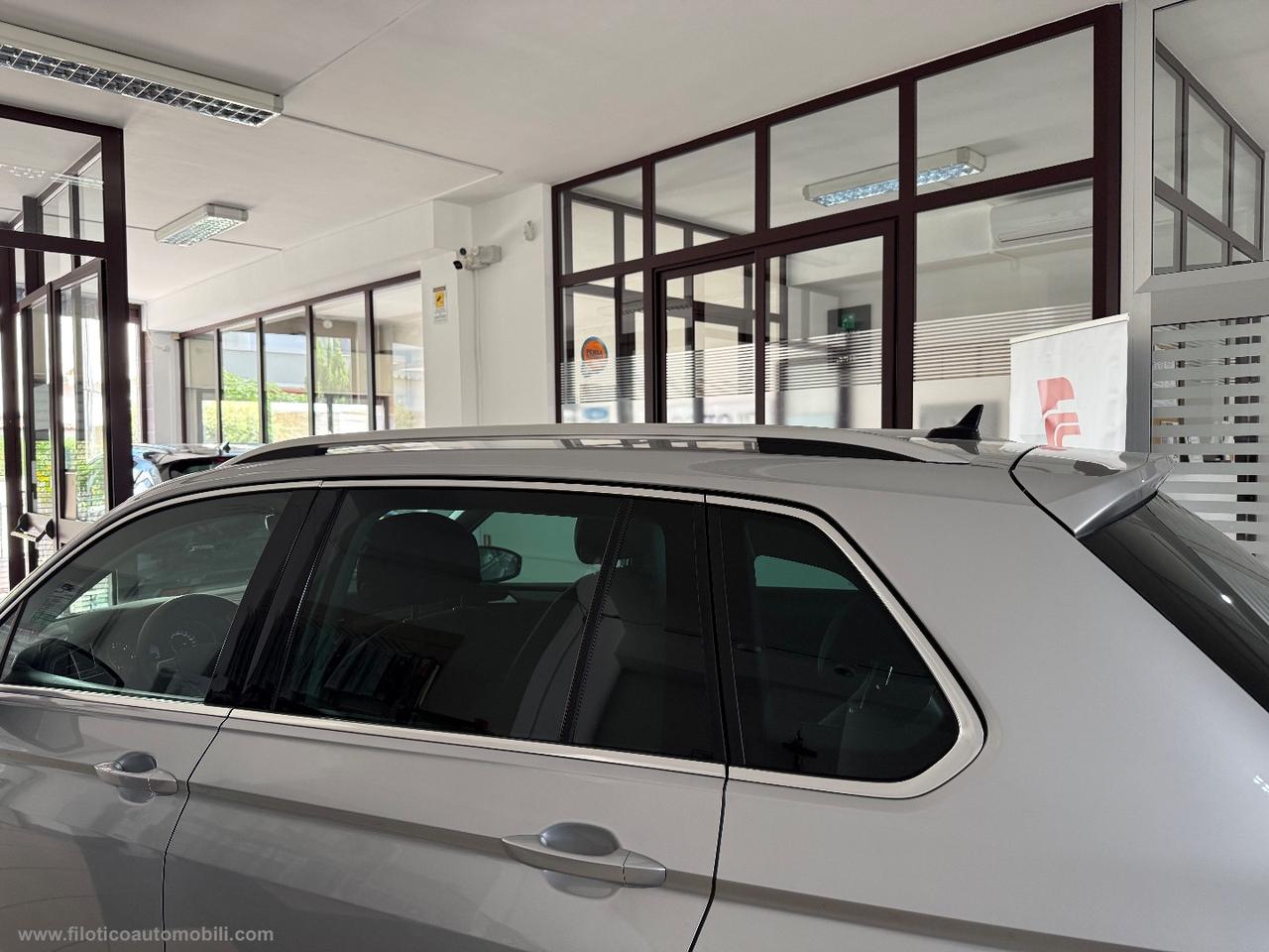 VOLKSWAGEN Tiguan 2.0 TDI 150CV SCR DSG Life FARI FULL LED - CONDIZIONI ECCELLENTI