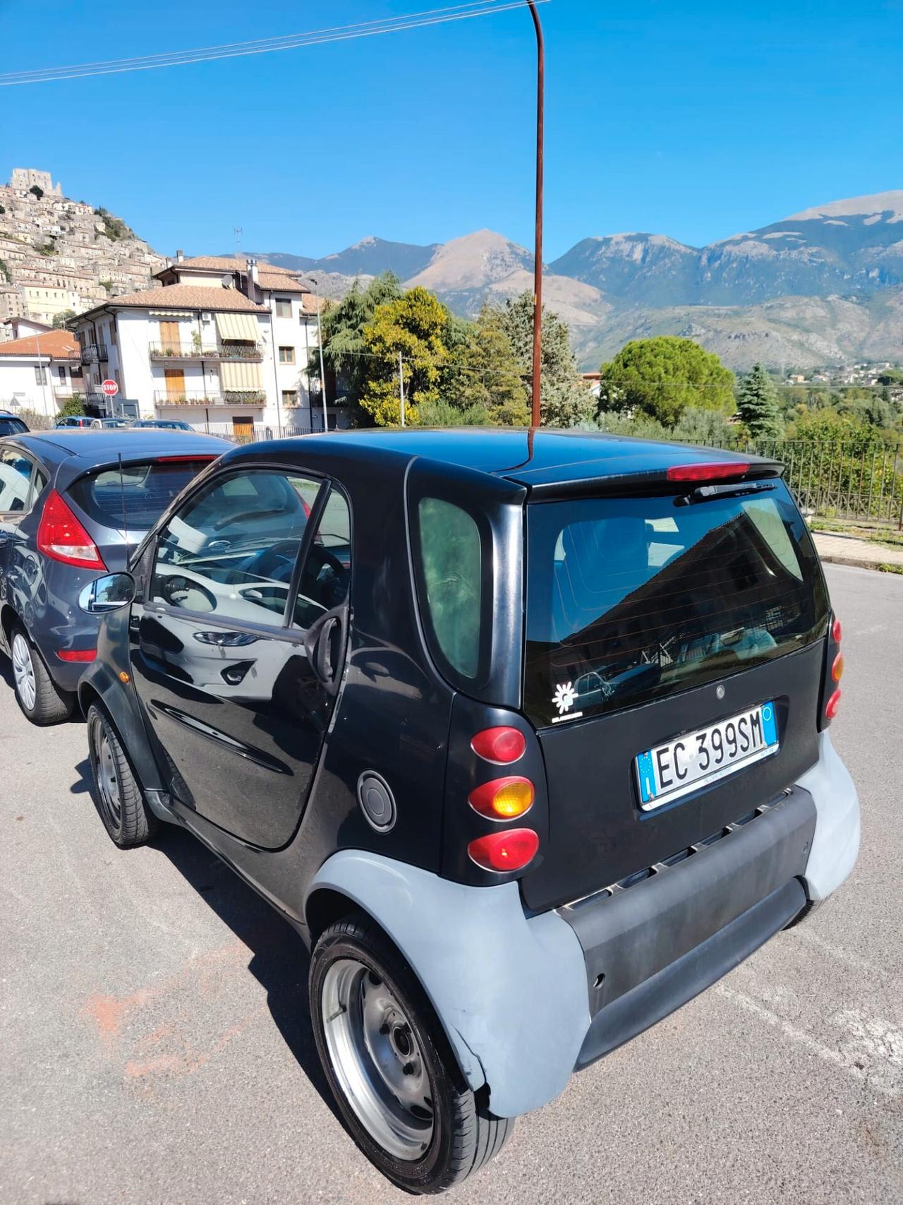 Smart 800 city-coupé passion cdi-296000 Km-