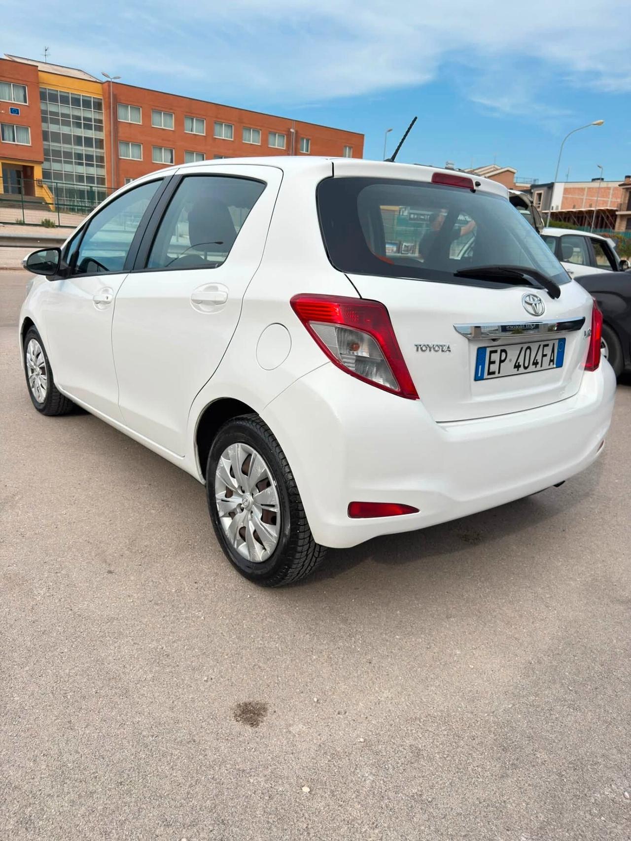 Toyota Yaris 1.0 5 porte Lounge