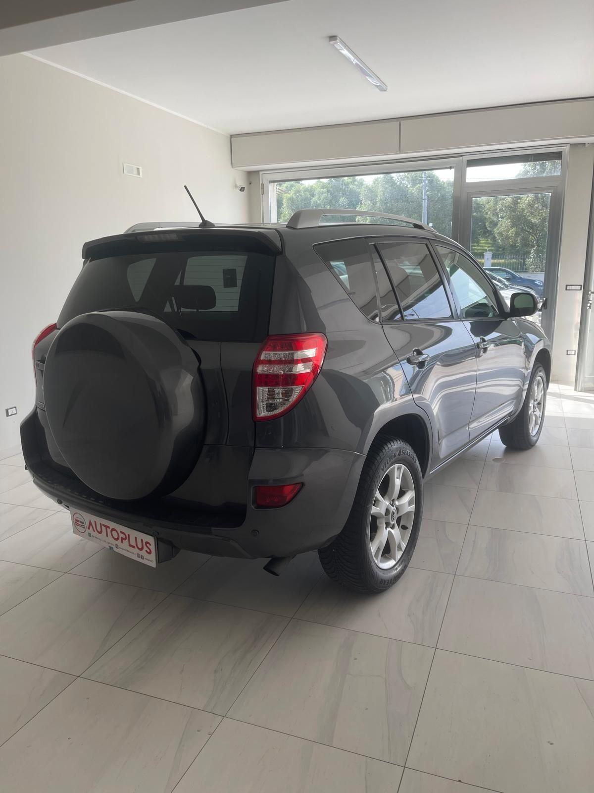Toyota RAV 4 RAV4 Crossover 2.2 D-4D 150 CV DPF Luxury