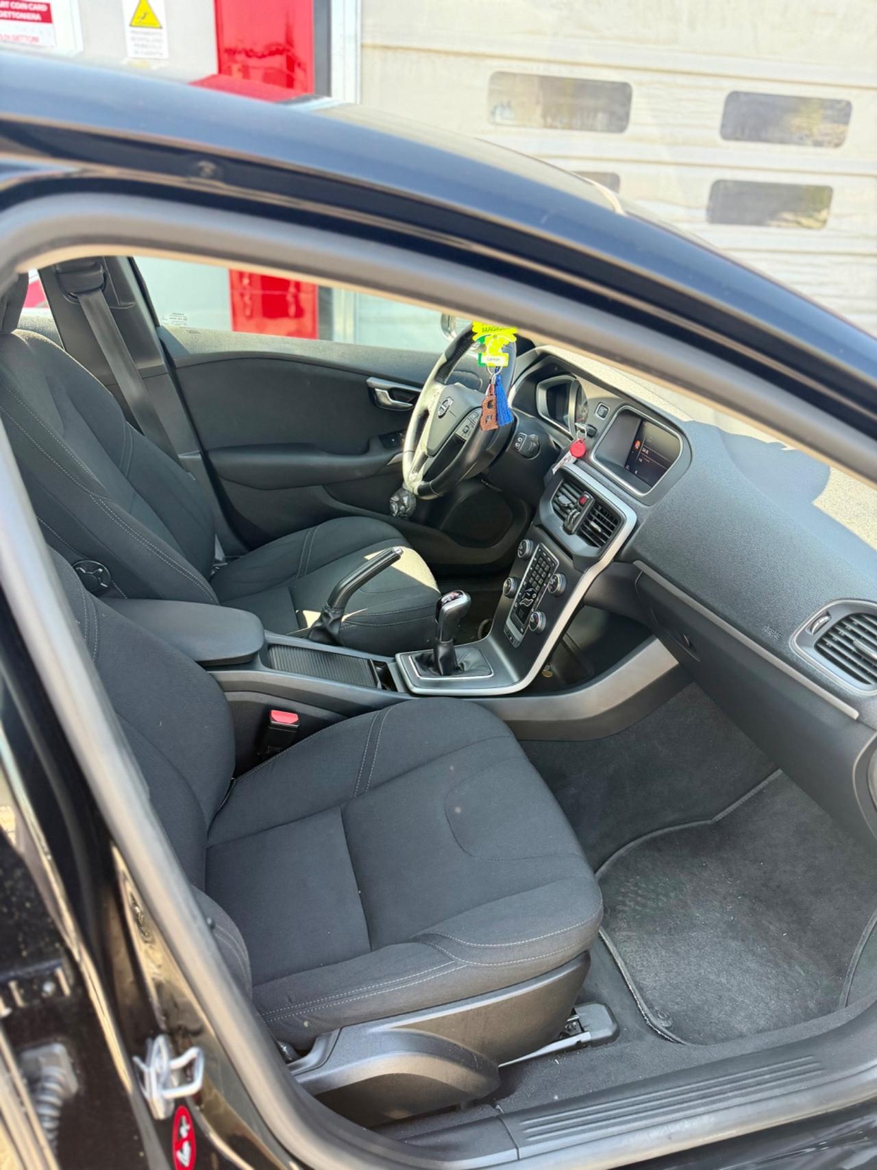 Volvo V40 D2 inscription