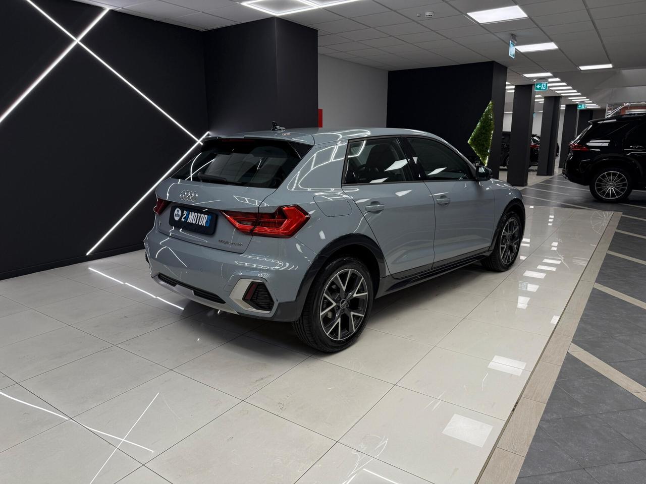 Audi A1 citycarver 30 TFSI Identity Contrast