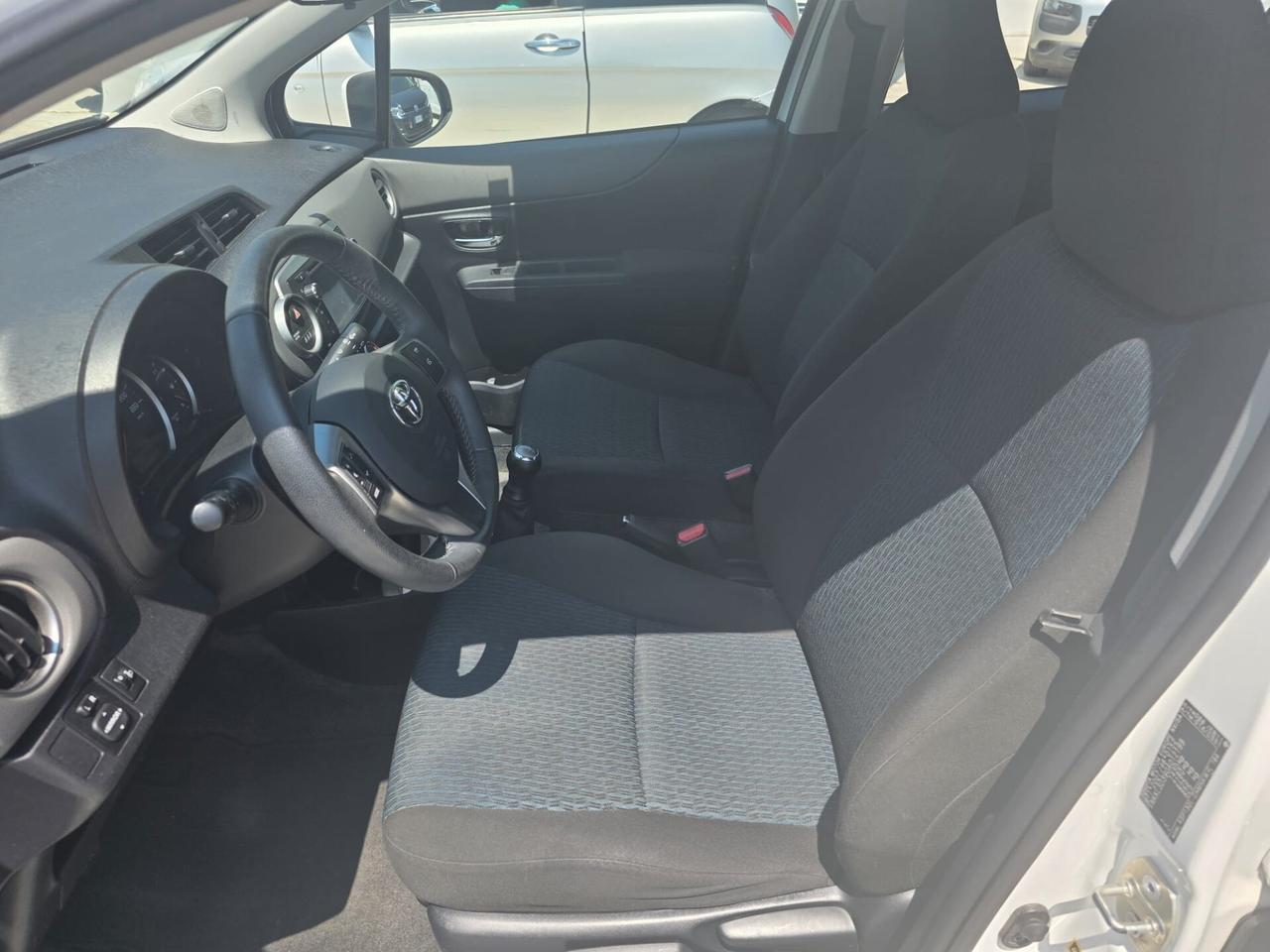 Toyota Yaris 1.0 5 porte Lounge