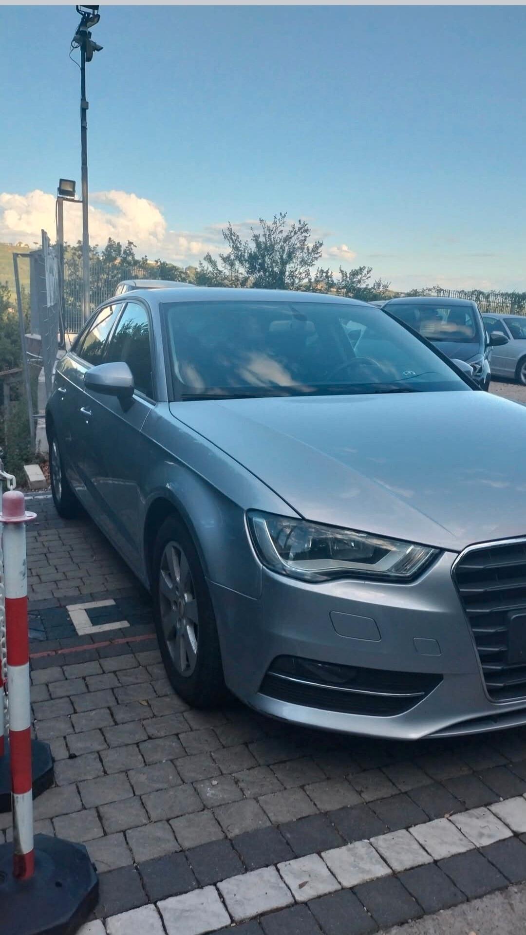 Audi A3 1.6 TDI clean diesel S tronic Ambition
