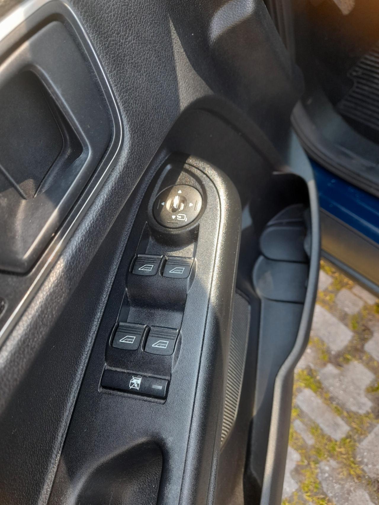 Ford B-Max 1.5 TDCi 75 CV Titanium