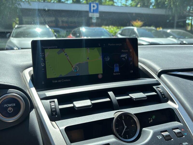 Lexus NX NX 300h 2.5 Luxury 4wd cvt