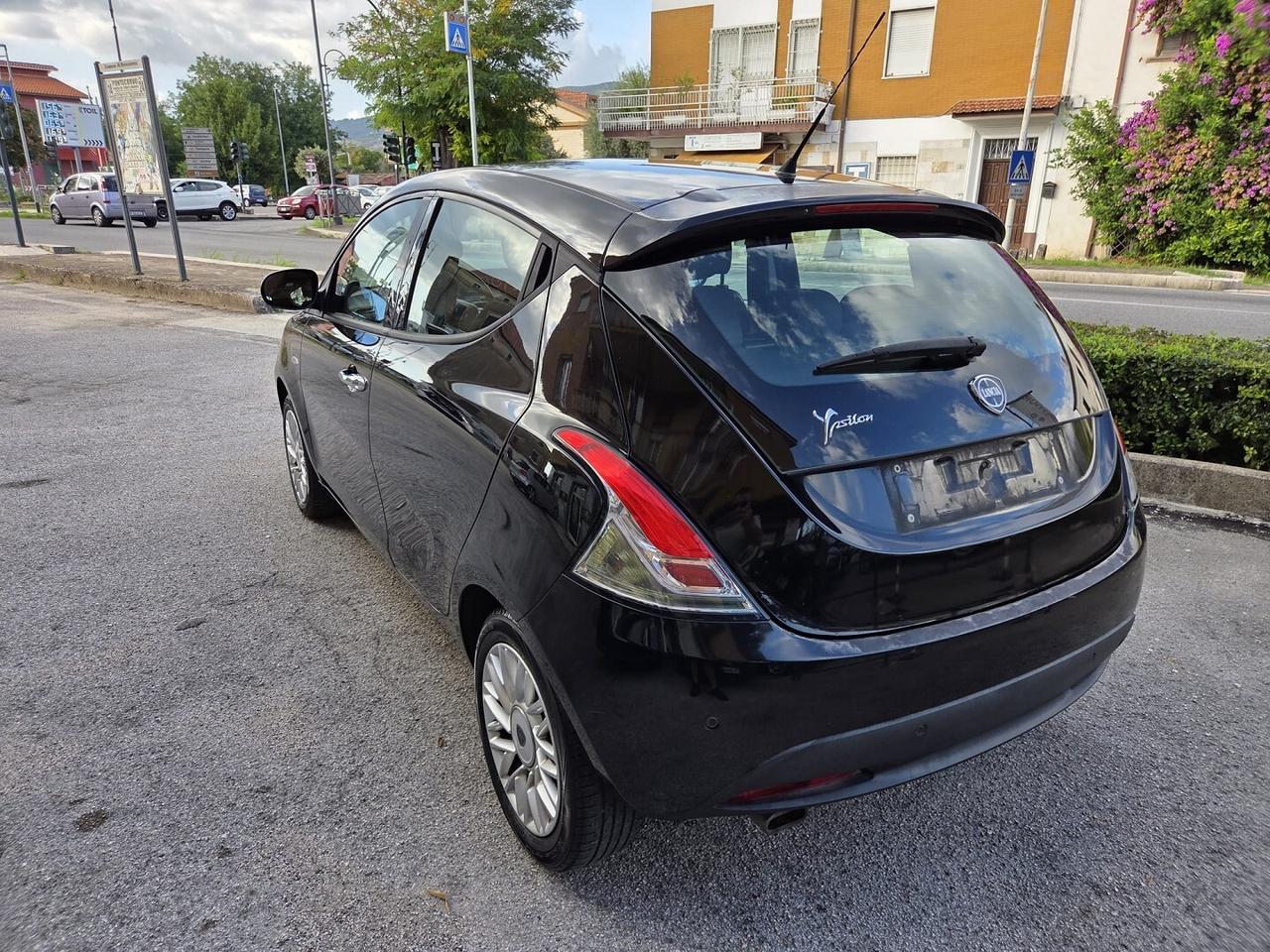 LANCIA YPSILON 1.2BENZINA/GPL 69CV OK NEOPATE-2013