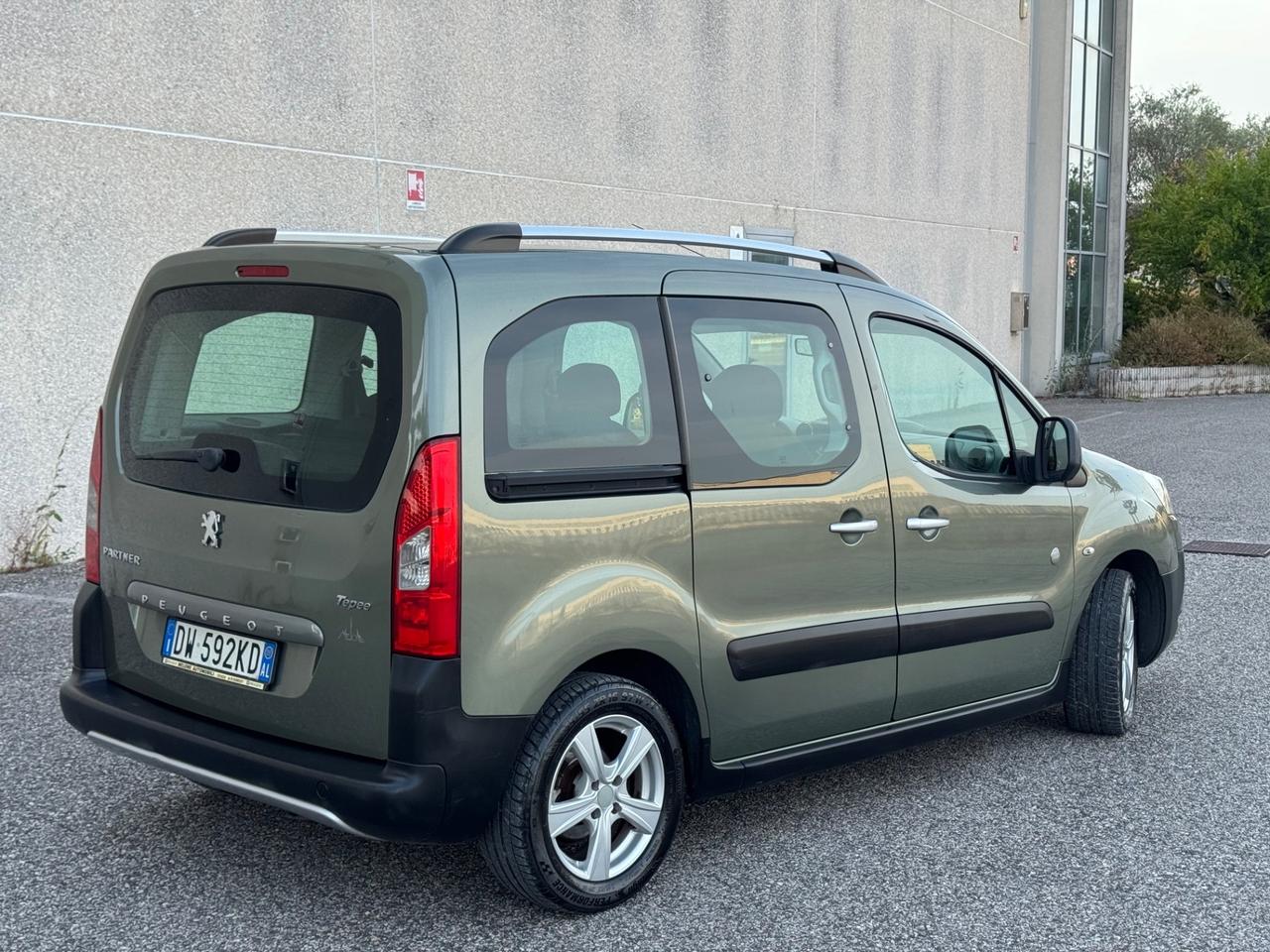 Peugeot Partner Tepee 1.6 HDi 90CV Outdoor