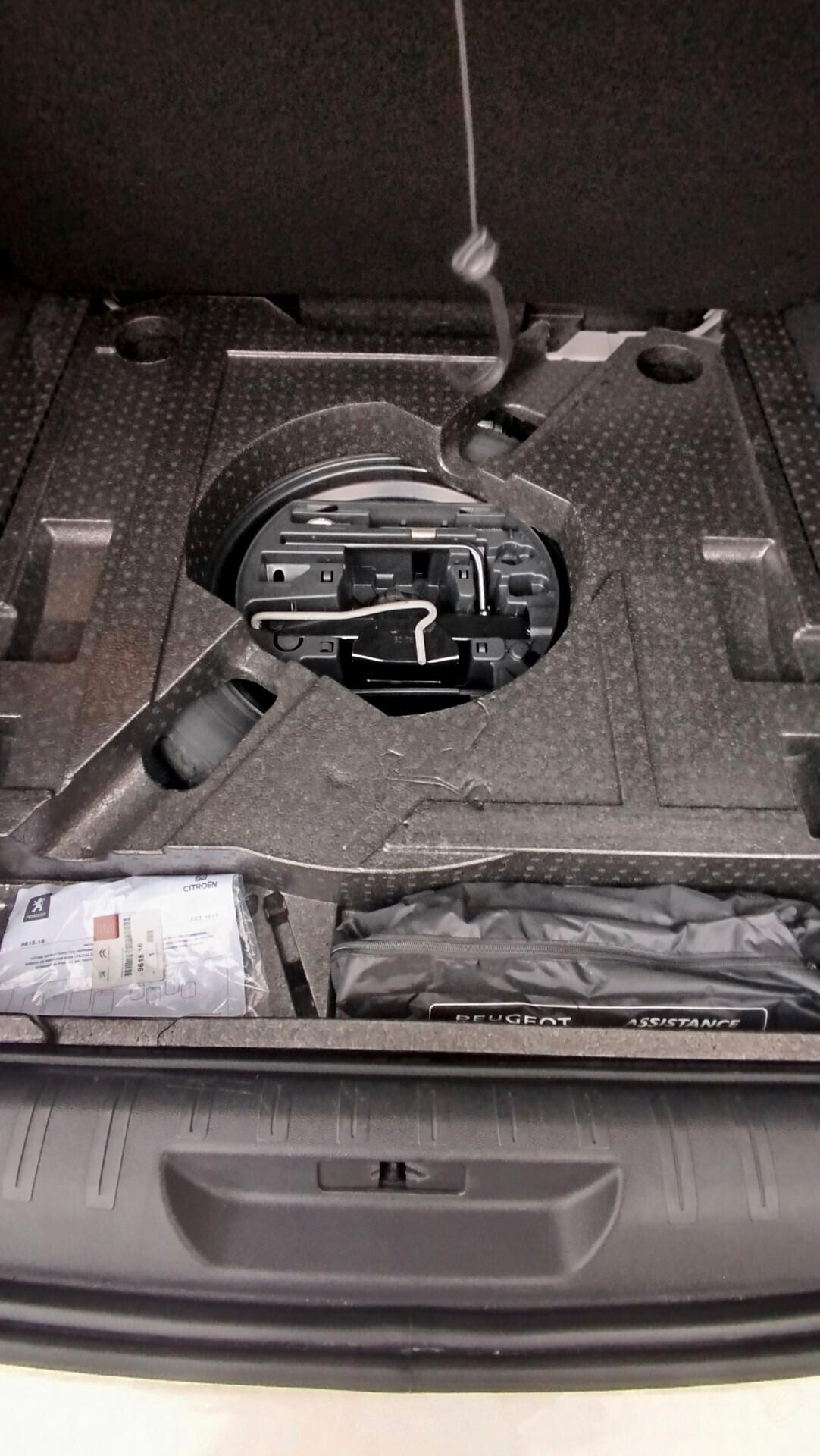 Peugeot 308 BlueHDi 130 S&S EAT8 SW Allure