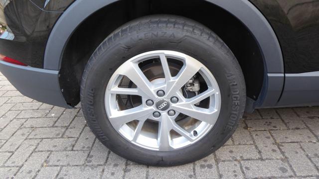 AUDI Q3 35 TFSI Business