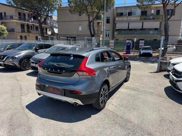 VOLVO V40 Cross Country D2 Style Plus