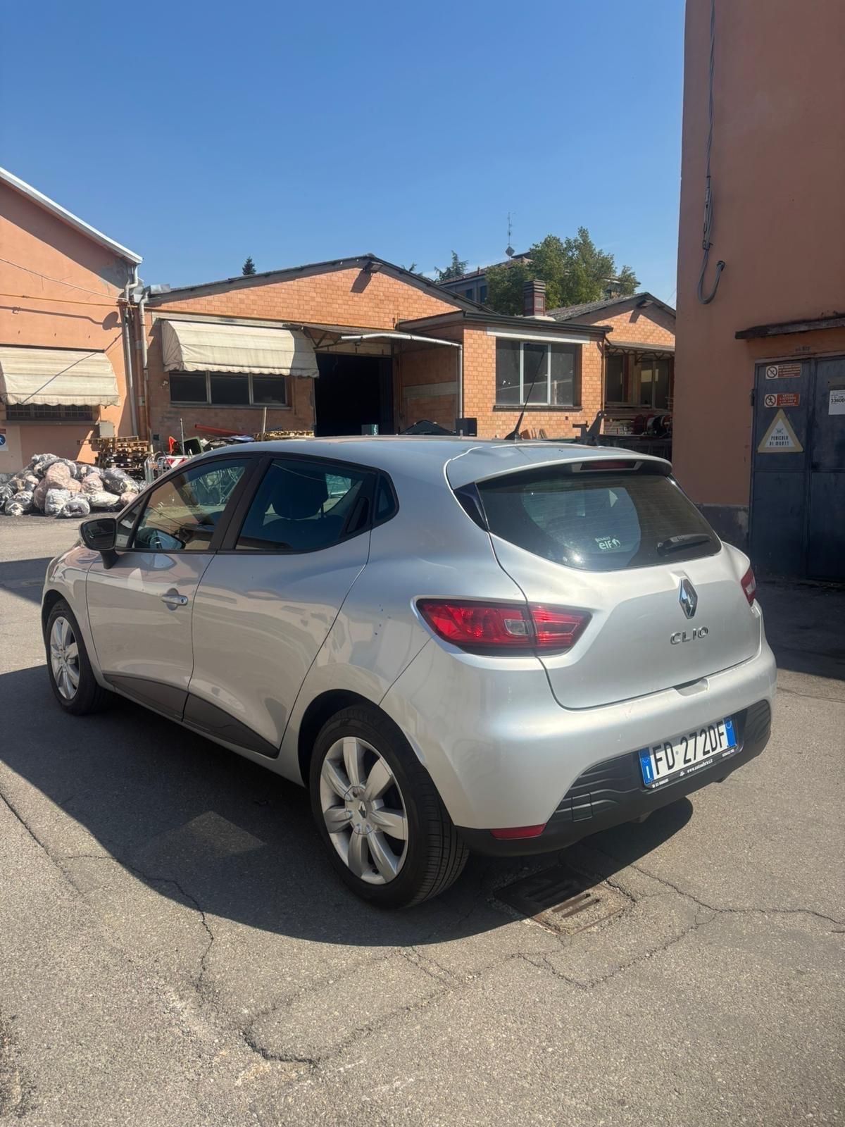 Renault Clio 1.2 75CV 5 porte Zen
