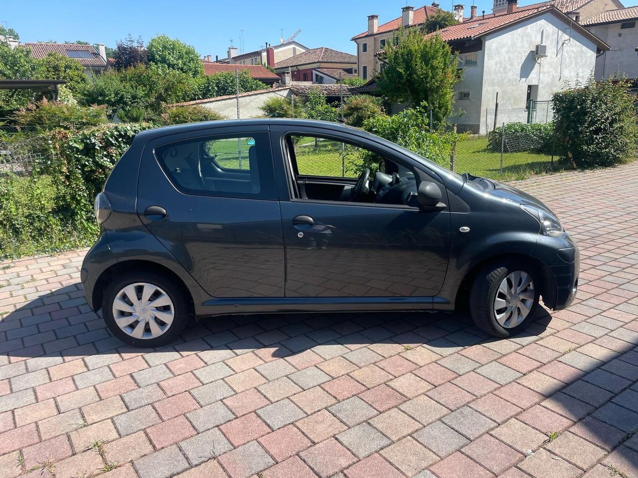 Toyota Aygo 1.0 12V VVT-i 5 porte Lounge Connect