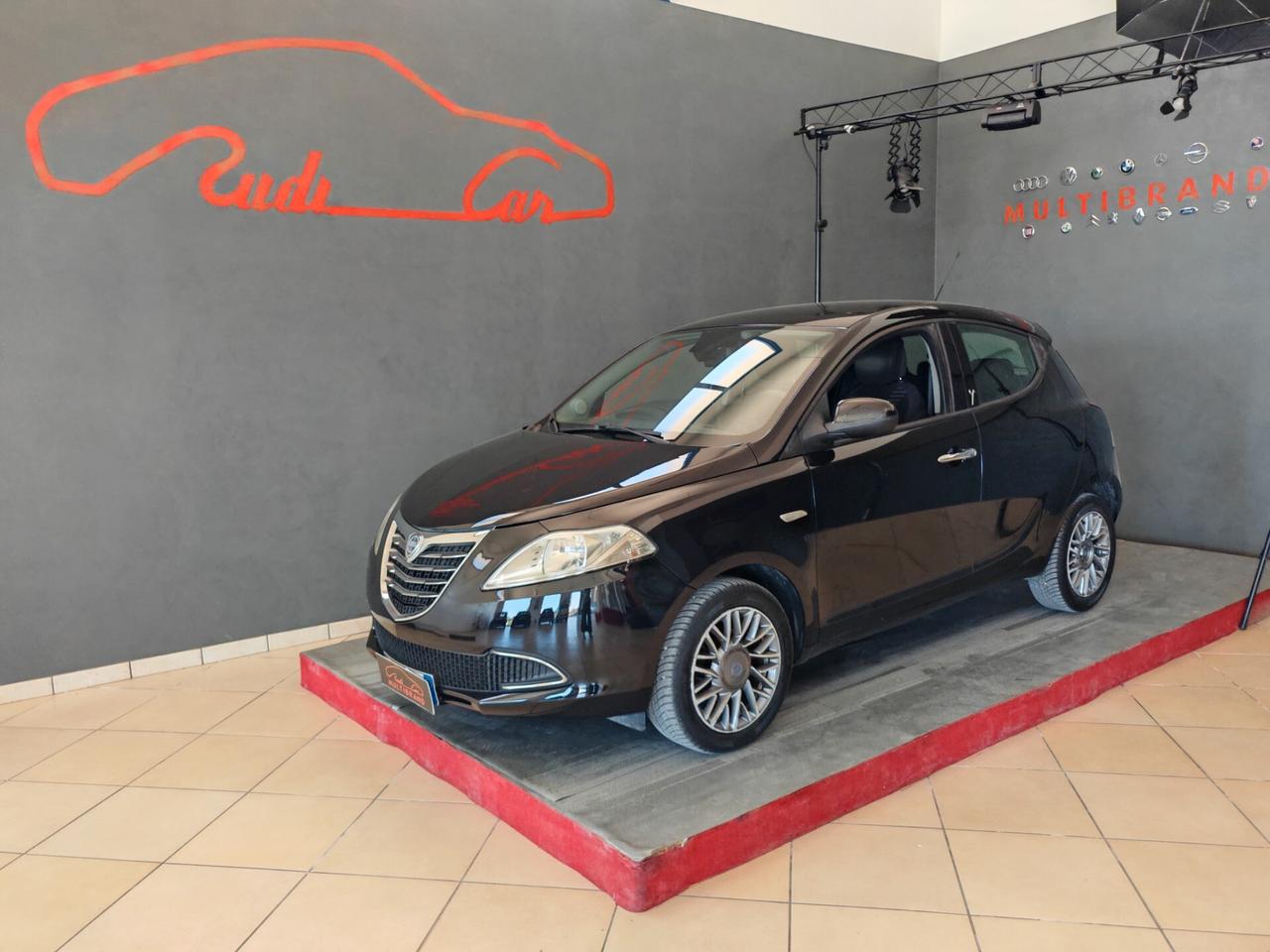 Lancia Ypsilon 1.2 69 CV 5 porte S&S Platinum