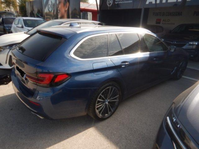 BMW 530 e xDrive Touring Luxury *** IVA ESPOSTA ***