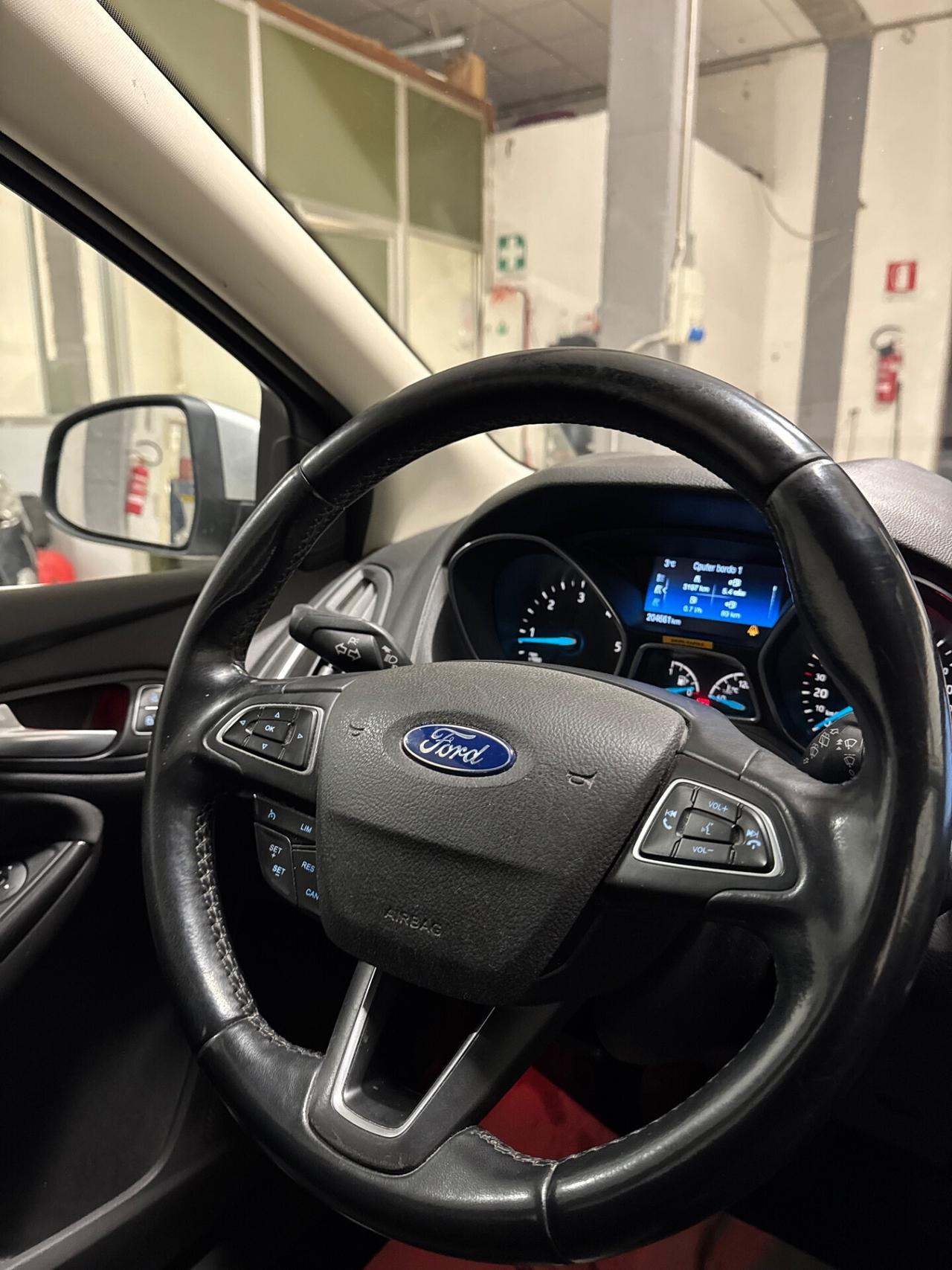 Ford Focus 1.5 TDCi 120 CV Start&Stop Powershift Titanium