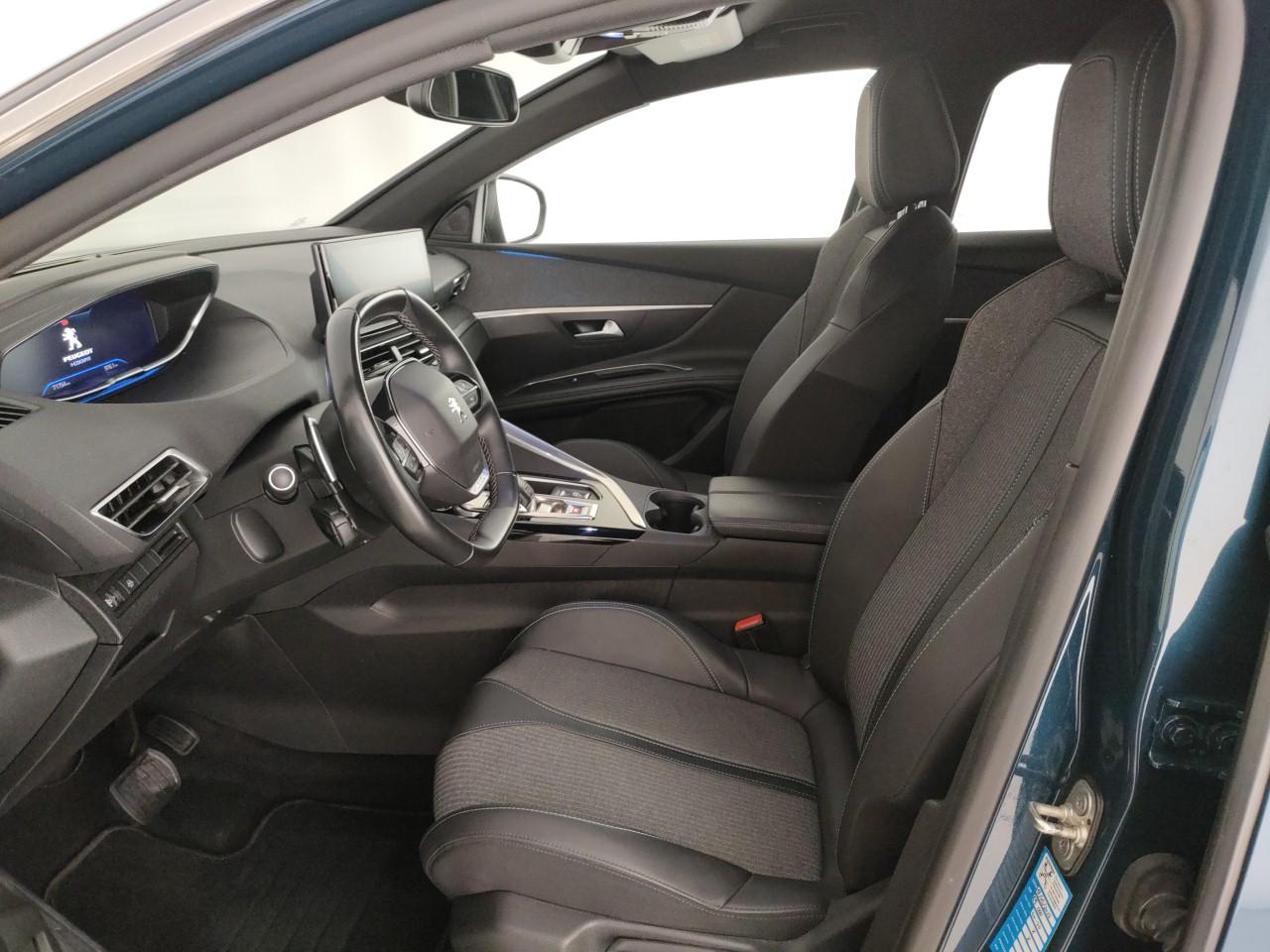 PEUGEOT 3008 1.5 bluehdi Allure Pack 130cv eat8