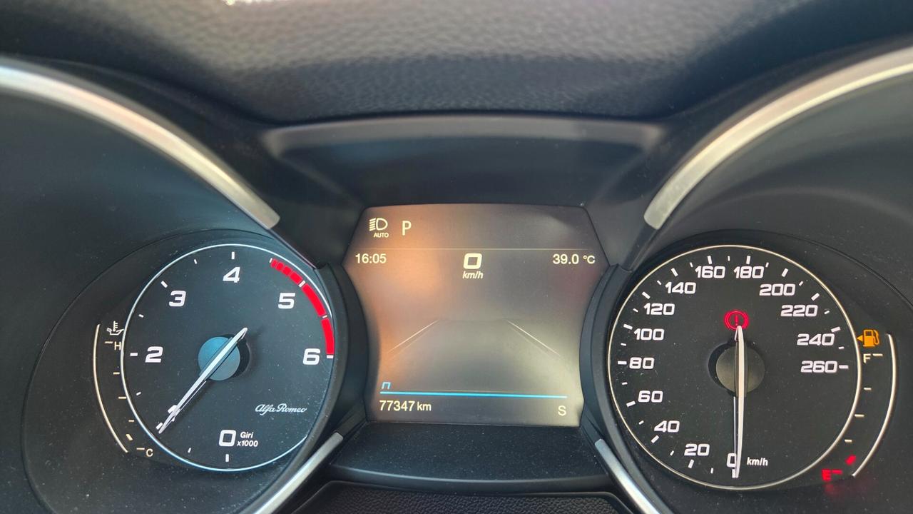 Alfa Romeo Stelvio 2.2 Turbodiesel 160 CV AT8 RWD Super Business