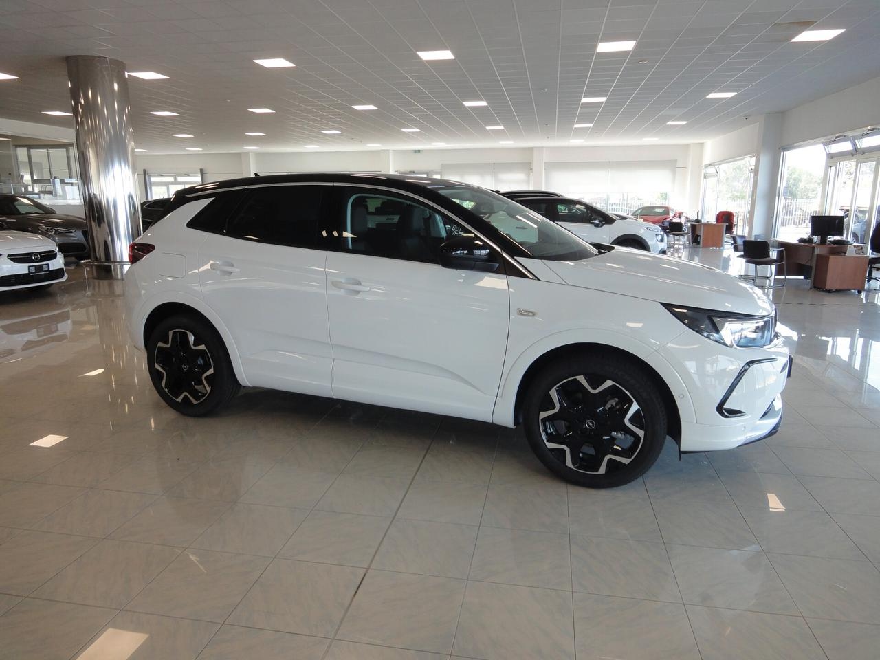 OPEL GRANDLAND ULTIMATE 1.5d 130cv/96kw AT8 Cambio Automatic - Fari Led Matrix - NAVY