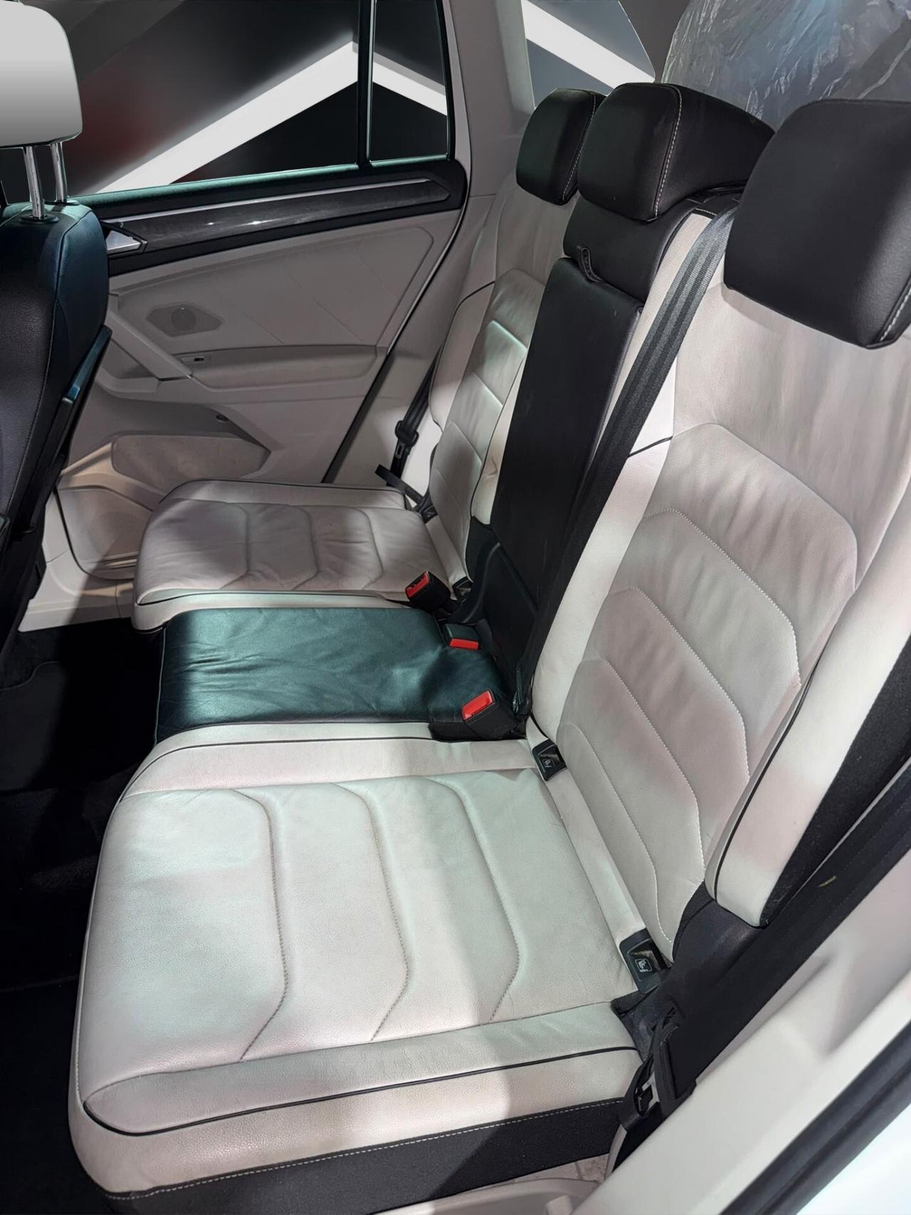 Volkswagen Tiguan 2.0 TDI SCR DSG 4MOTION Business BMT