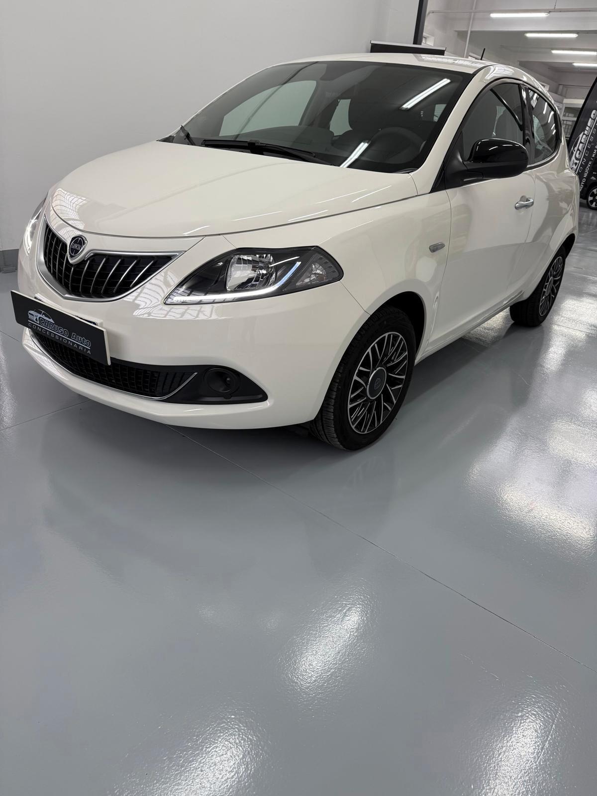 Lancia Ypsilon 1.0 FireFly 5 porte S&S Hybrid Gold Plus