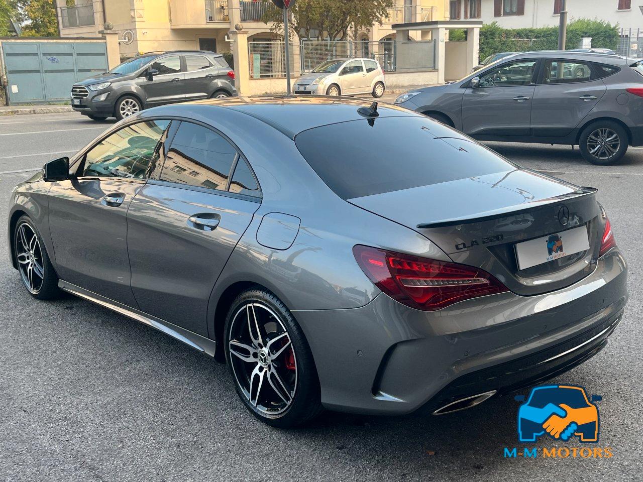 Mercedes-Benz CLA 200 Premium AMG