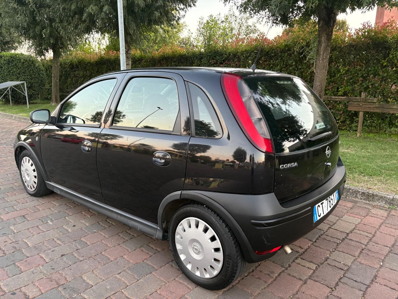 Opel Corsa 1.2i 16V cat 5 porte Cosmo