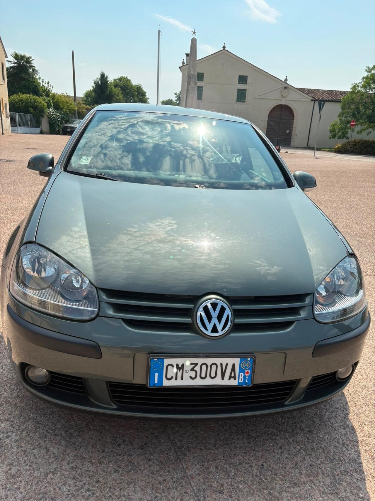 Volkswagen Golf 1.6 16V FSI