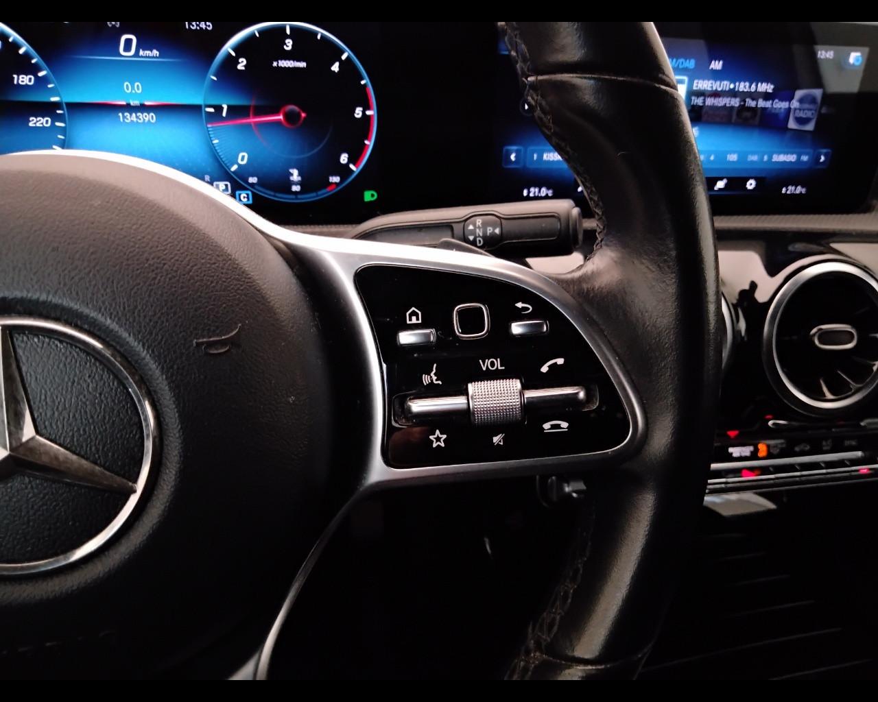 Mercedes-Benz Classe A - W177 2018 - A 180 d Sport auto