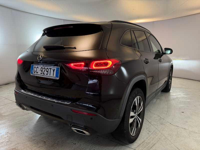Mercedes-Benz GLA - H247 - GLA 180 d Business auto