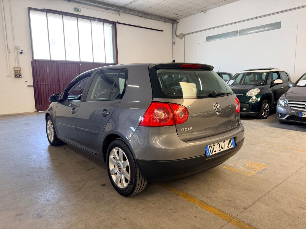 Volkswagen Golf 1.6 16V FSI 5p. Comfortline