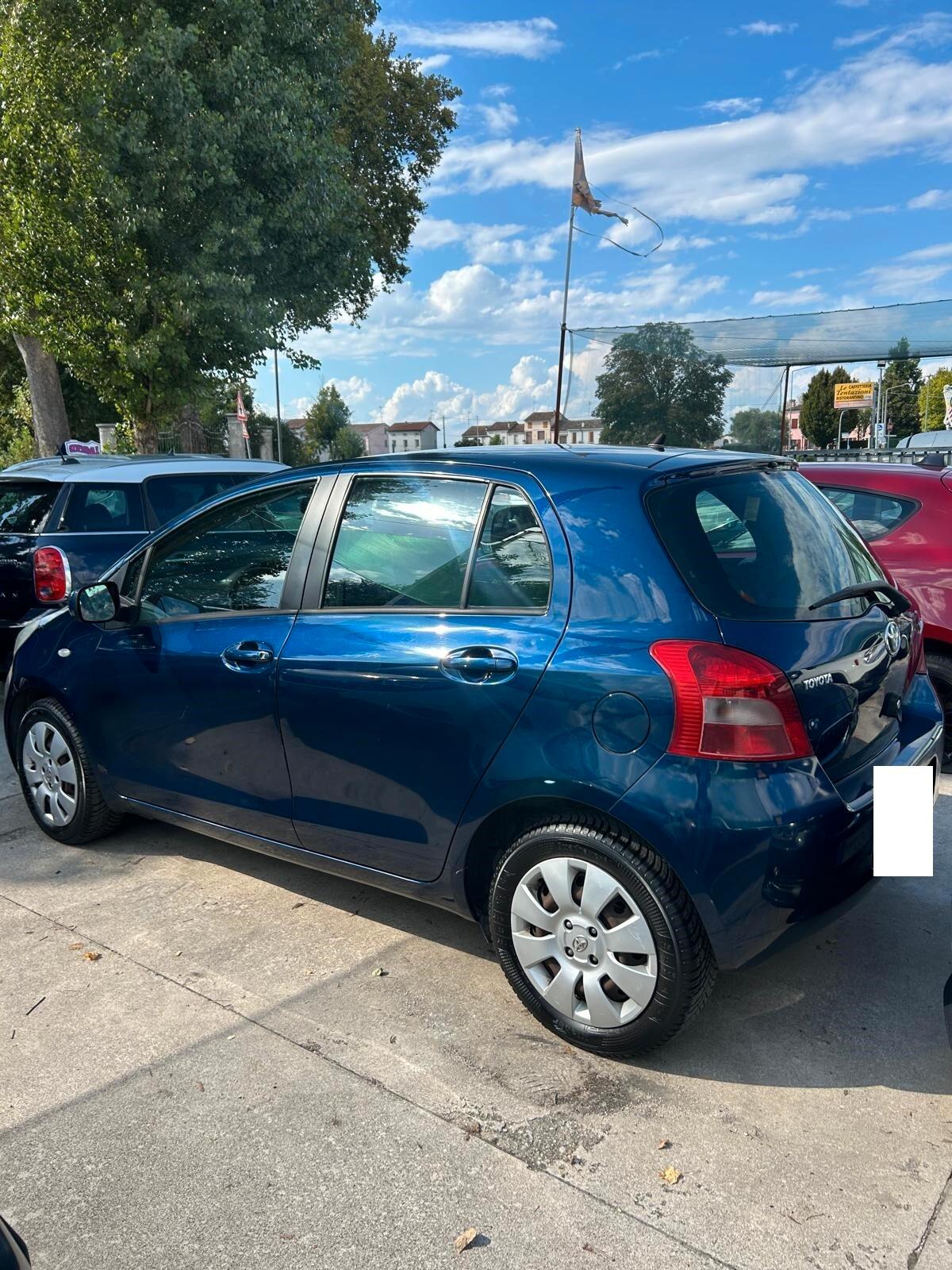 Toyota Yaris 1.0 5 porte Sol