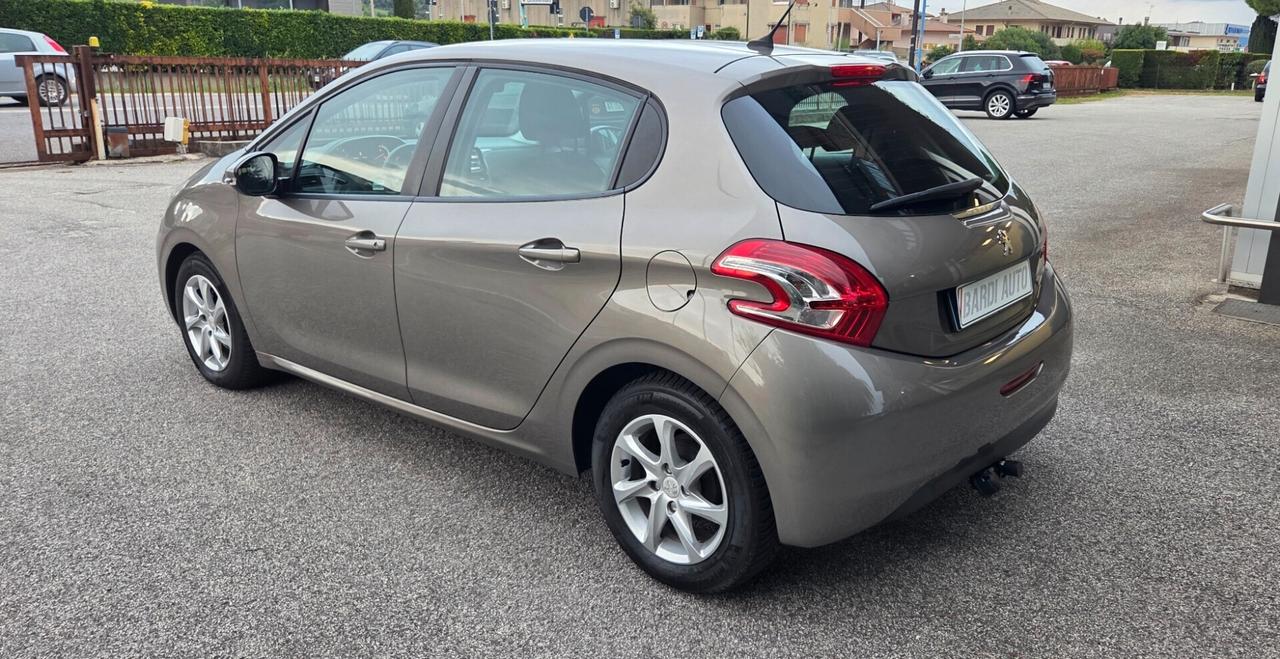 Peugeot 208 1.4 HDi 5 porte Allure