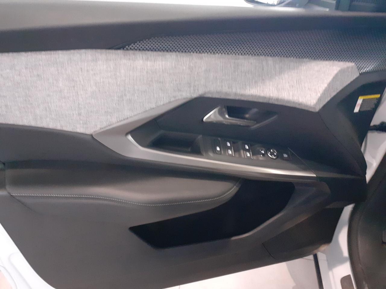 Peugeot 5008 1.2 HYBRID 145cv GT E-DCS6